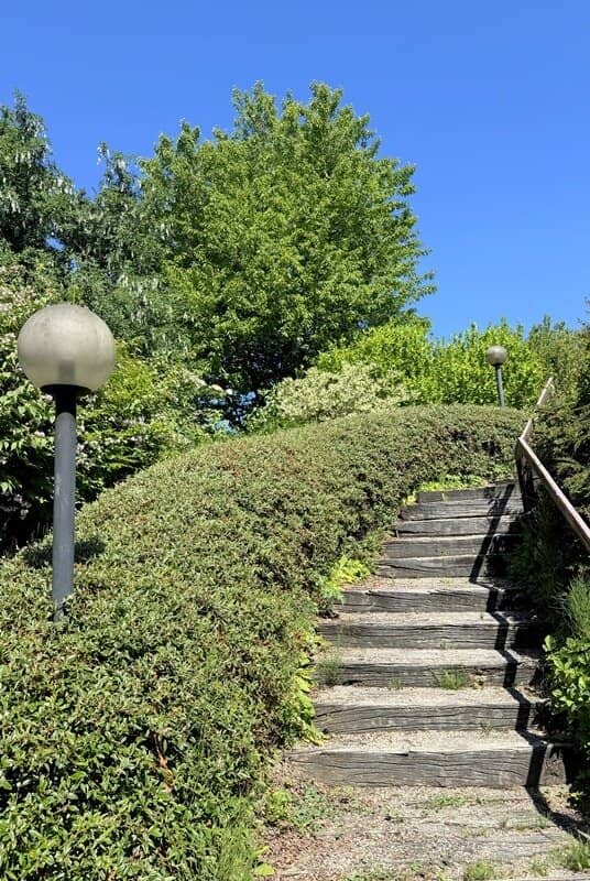 Großzügiger Wienerwald-Wohnsitz auf traumhaftem Gartengrundstück in einzigartiger, absolut ruhiger Panorama-Aussichtslage