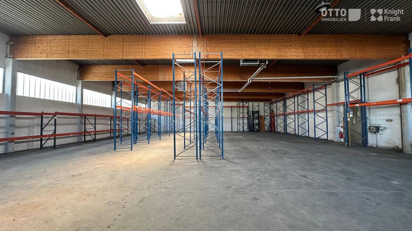 Warehouse 675 m² in Vienna 21
