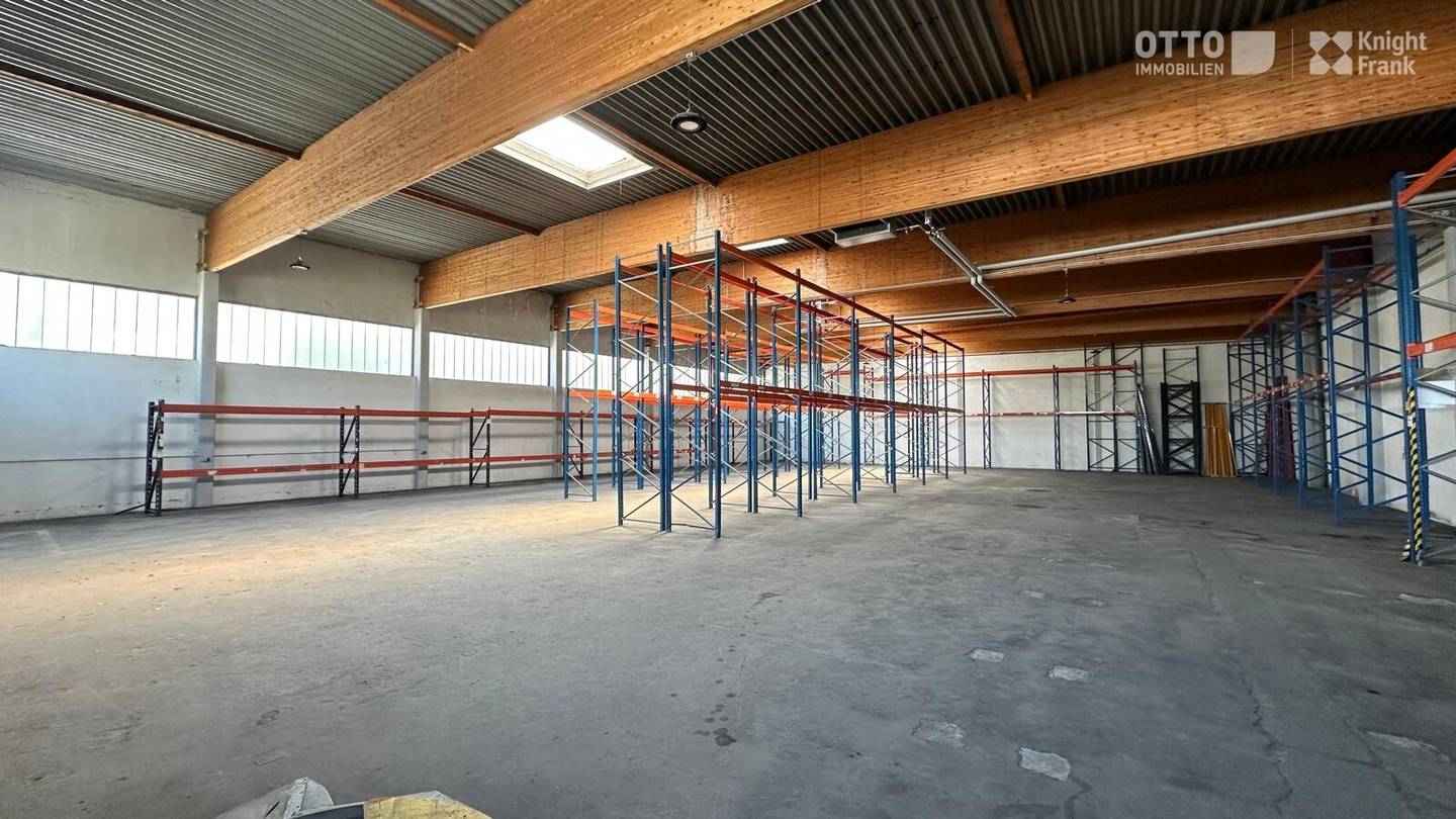 Warehouse 675 m² in Vienna 21