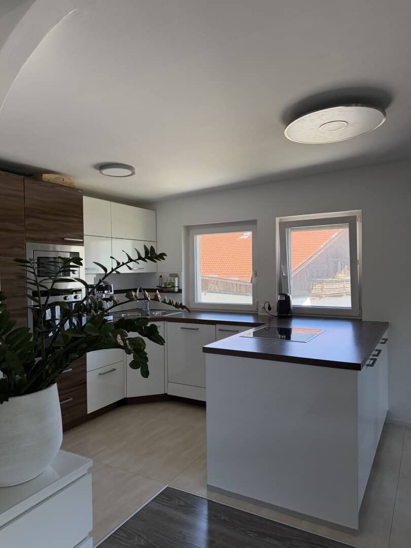 VOMP - Moderne Maisonette-Wohnung mit Garten und traumhaften Ausblick auf die Tiroler Bergwelt zum Verkauf