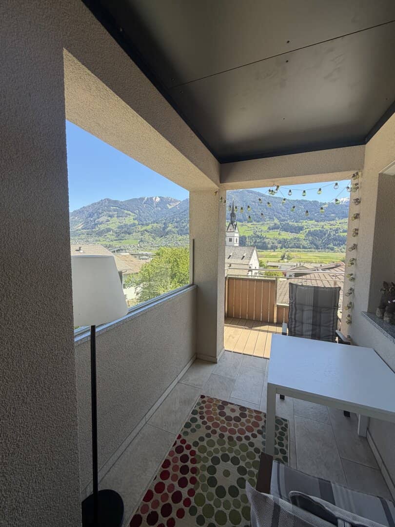 VOMP - Moderne Maisonette-Wohnung mit Garten und traumhaften Ausblick auf die Tiroler Bergwelt zum Verkauf