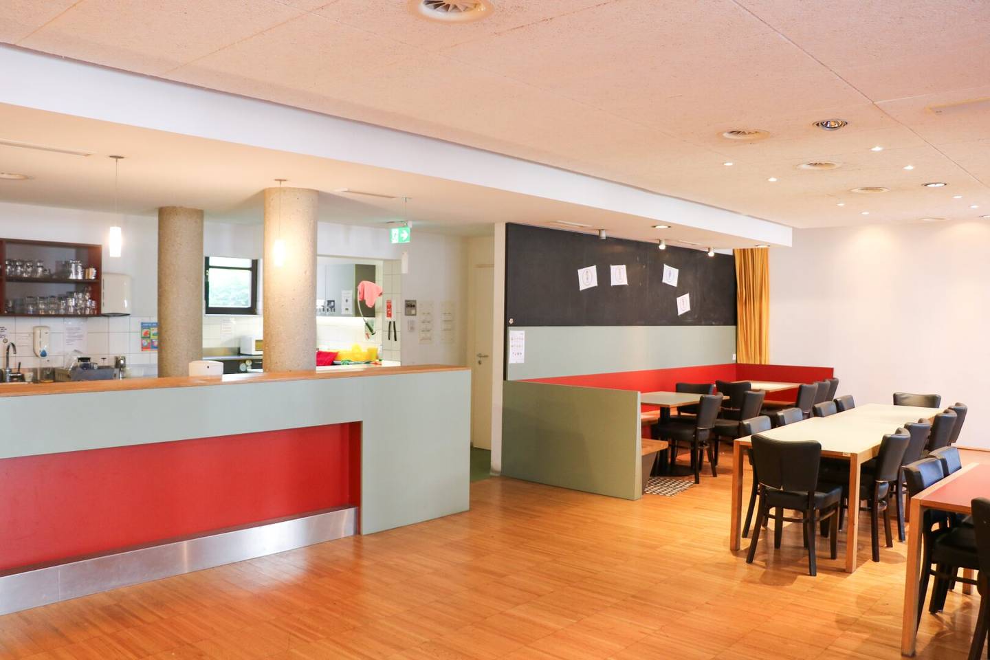 RENT: Pradl - Office - Commercial premises on approximately 445 m² and basement with approximately 178 m²
