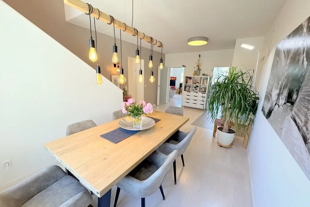 Exclusive like-new maisonette with 3 rooms, balcony and terrace in 1170 Wien