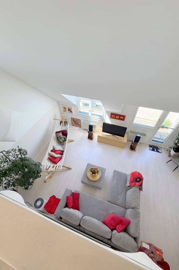Loftlike maisonette dream apartment with terrace and balcony