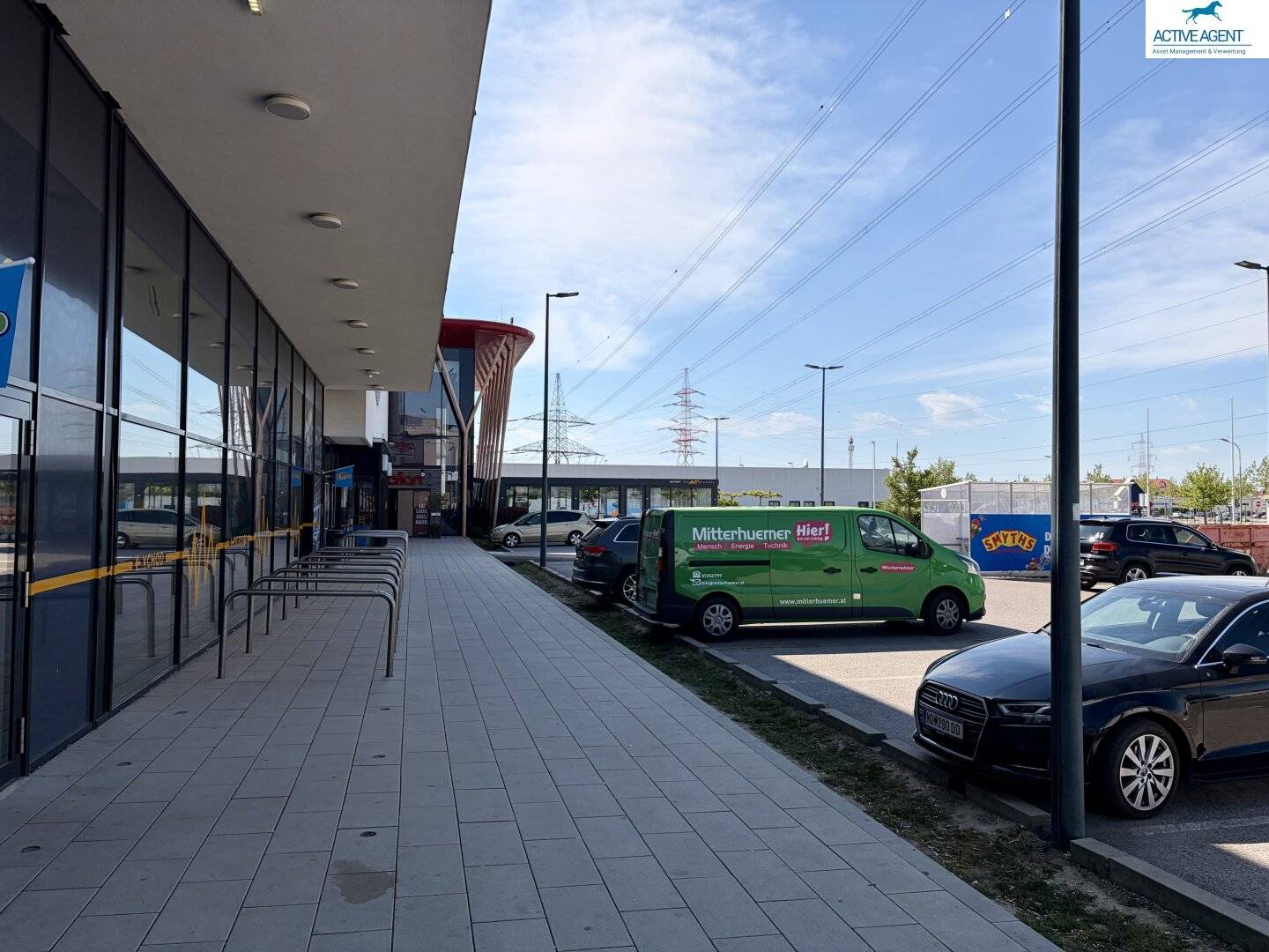 Top Geschäftslokal 320m² in Parndorf – perfekte Lage zu vermieten!