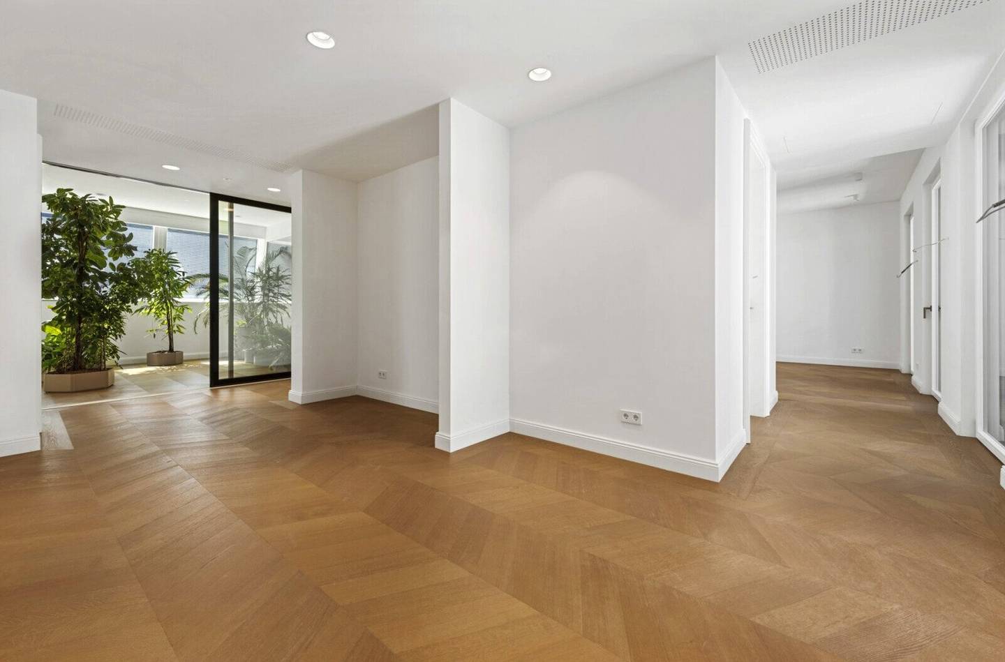 LUXURIÖSE und REPRÄSENTATIVE INNENSTADTWOHNUNG IM PALAIS - ERSTBEZUG