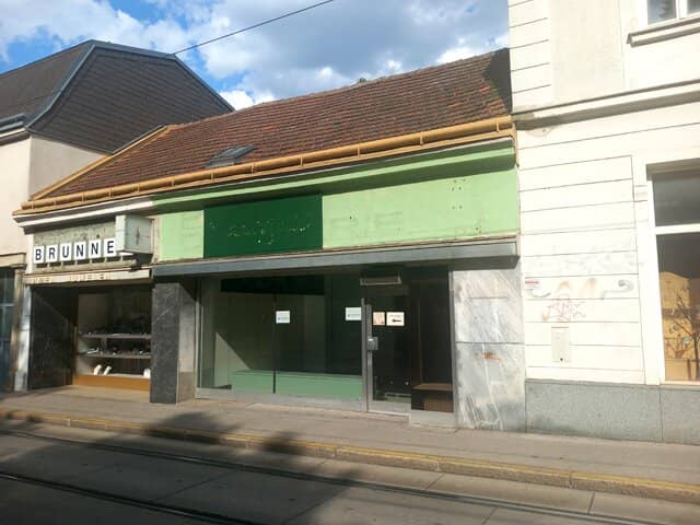 Portal premises in the center of Mauer