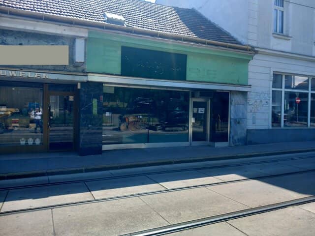 Portal premises in the center of Mauer