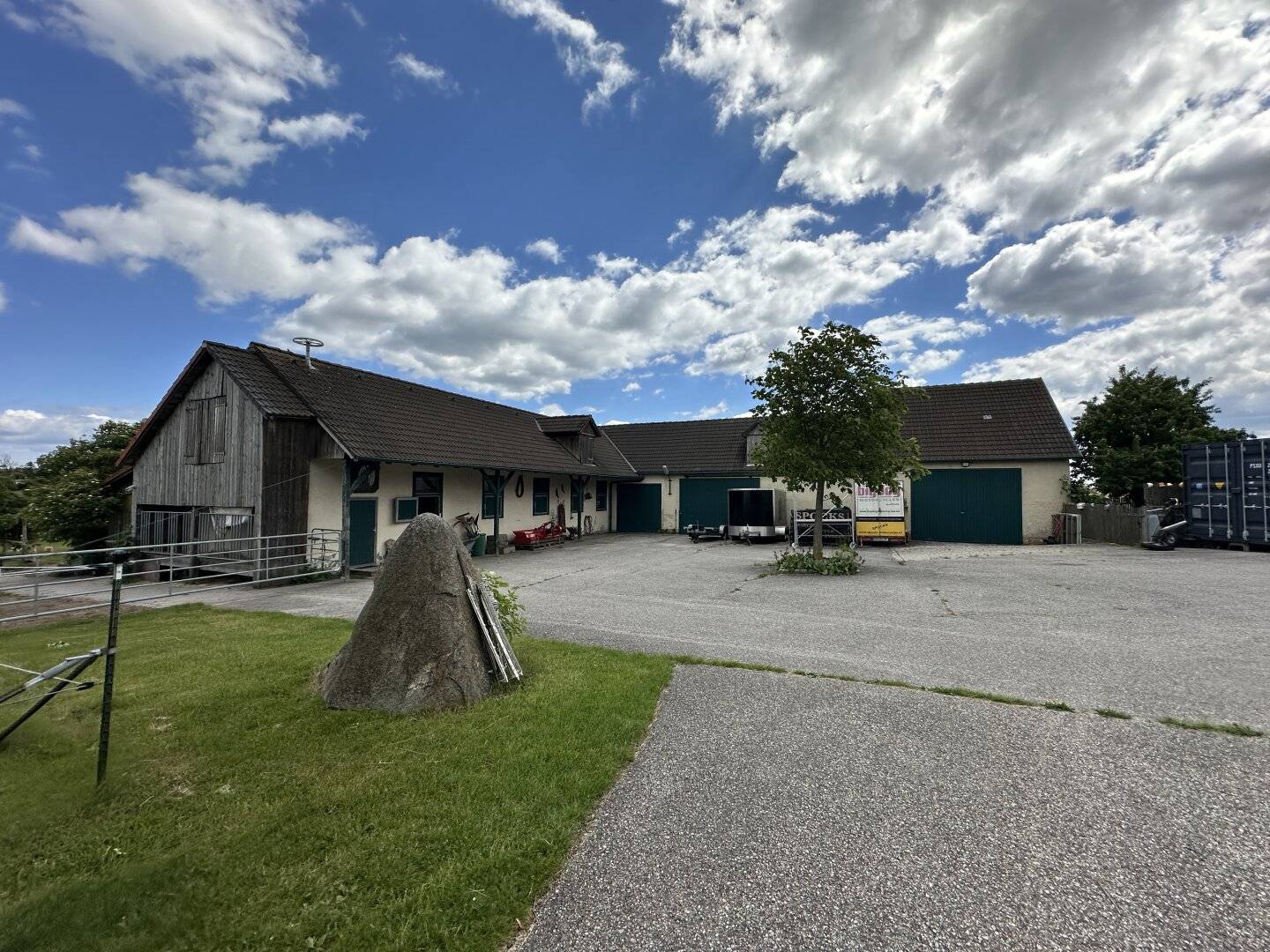 41.600 QM - Einzigartiges Anwesen mit Wohnhaus, Stallungen und großem Entwicklungspotenzial