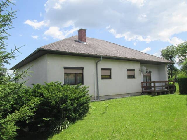 Schöne Lage am Ortsrand, gepflegtes Einfamilienhaus mit Aussicht!