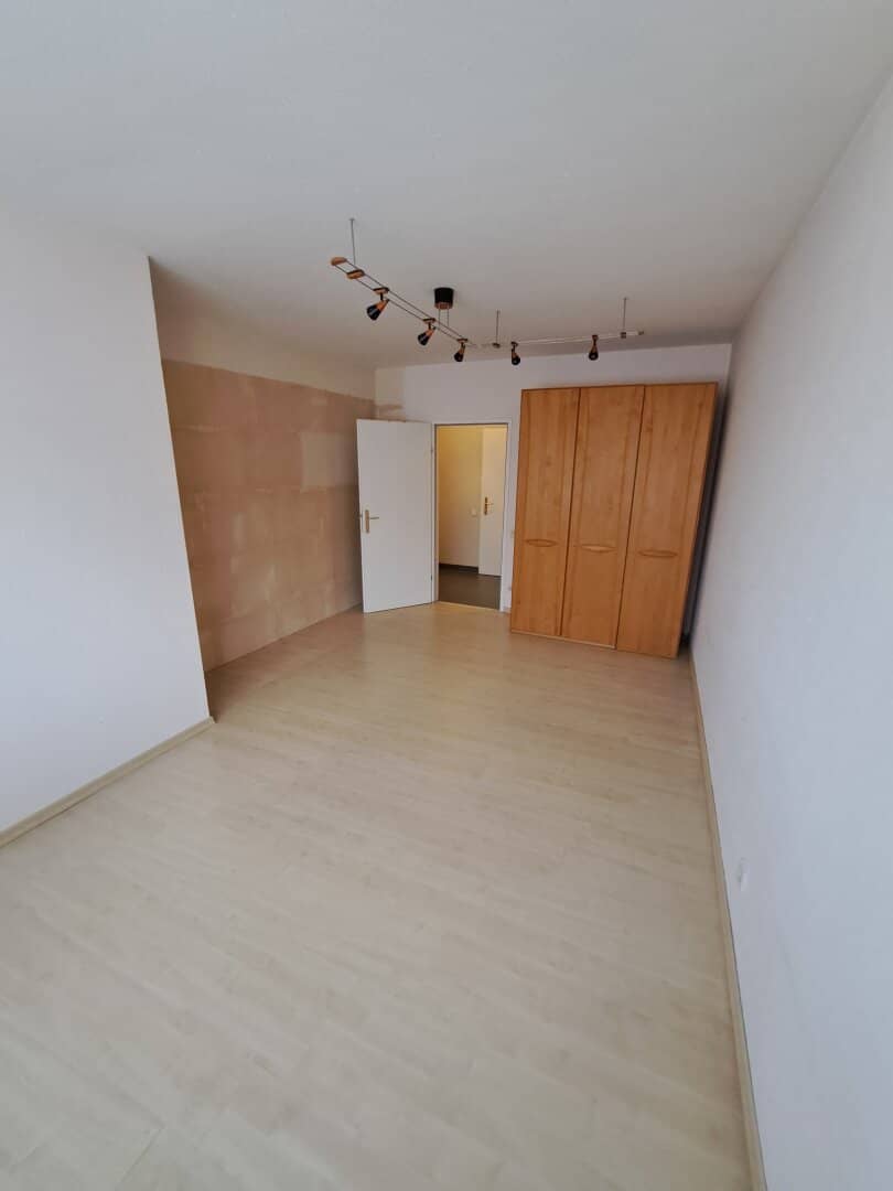 Herrlich helle 3 Zimmer Neubau-Wohnung mit viel Platz (inkl. Parkplatz)