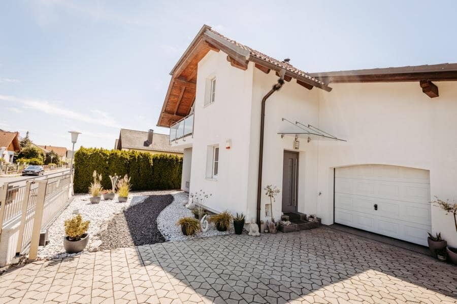 Attraktives Einfamilienhaus im Kurort 2222 Bad Pirawarth