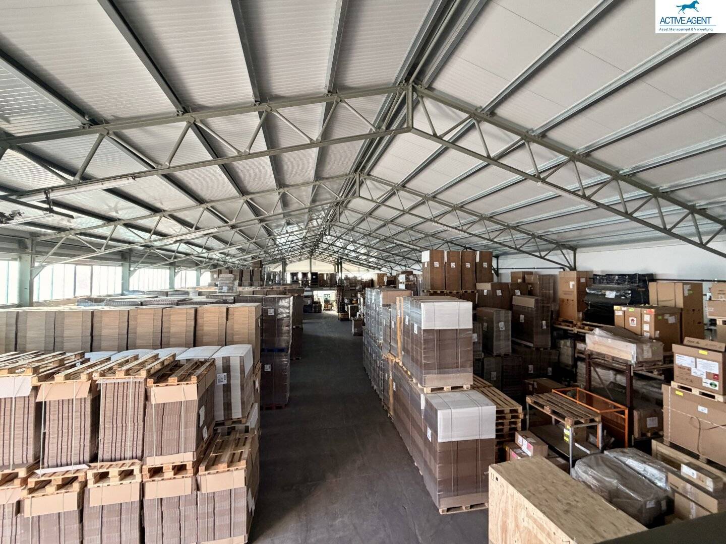 New affordable large (1,267 m²) warehouse and production hall near Schwechat Airport for rent