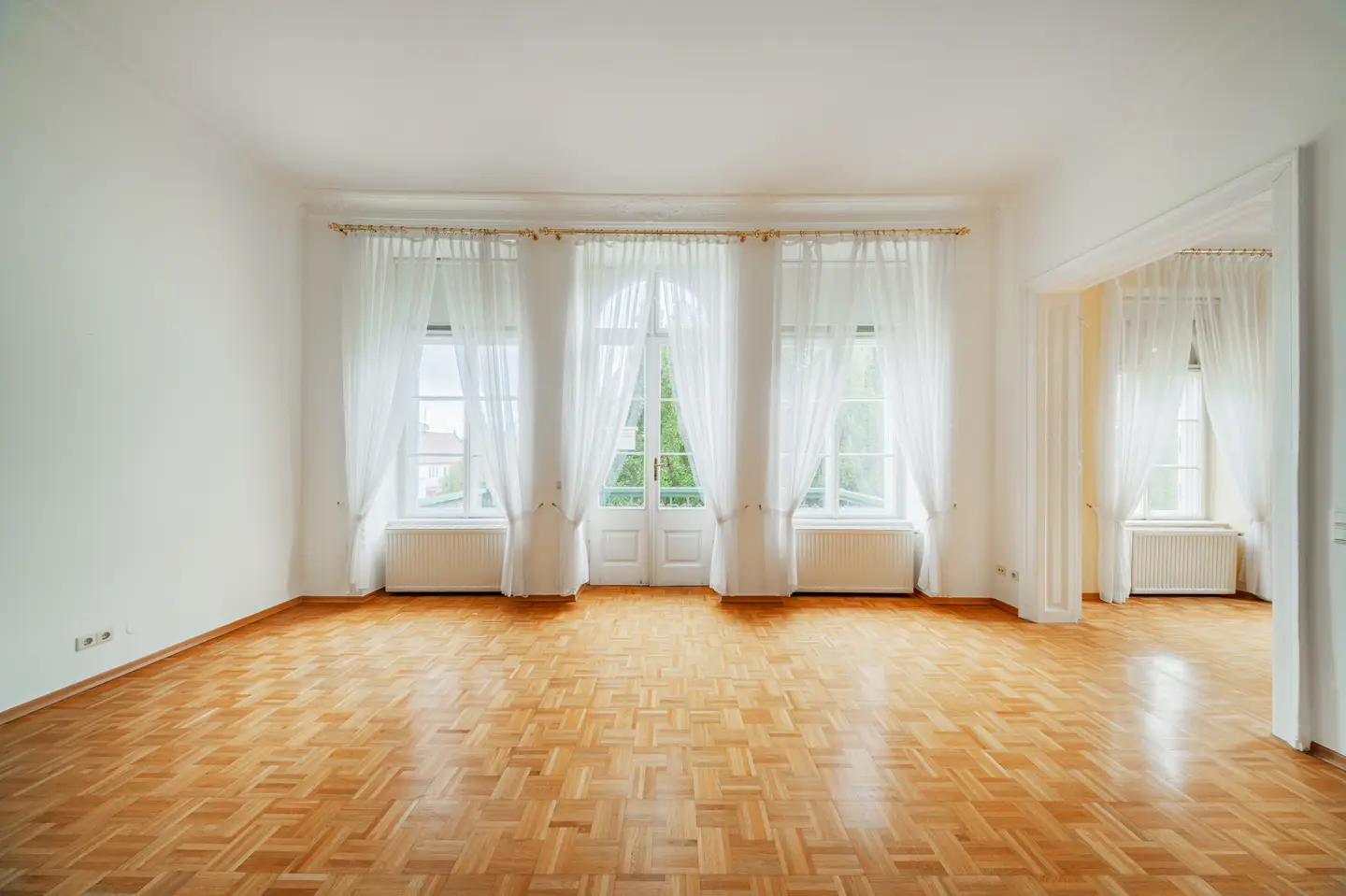 Apartment in Baden Center with three terraces