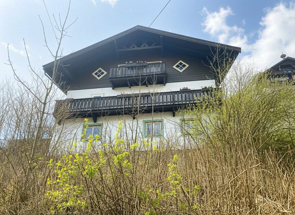 Wohnhaus mit großer Gartenfläche in unverbaubarer Aussichtslage über Schwaz