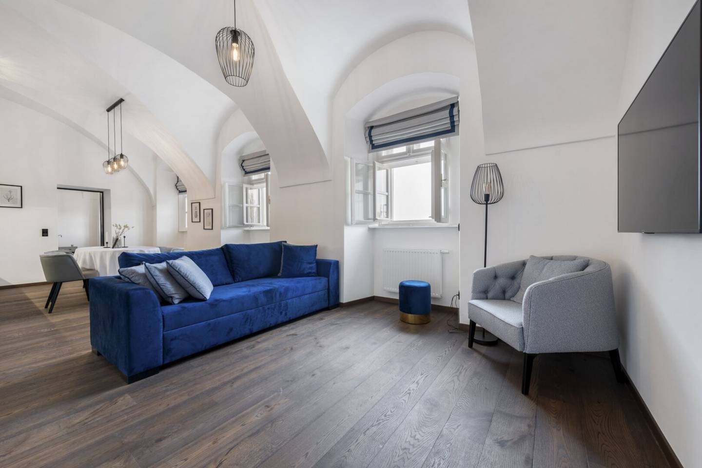 KAHLENBERGERDORF Garden &amp; Pool High End Equipment Groin Vault Residence