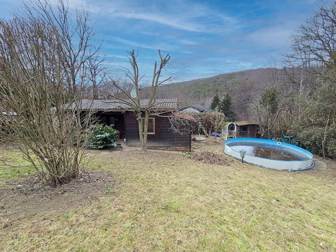 POOL AIR SOURCE HEAT PUMP + FIREPLACE PETS ALLOWED