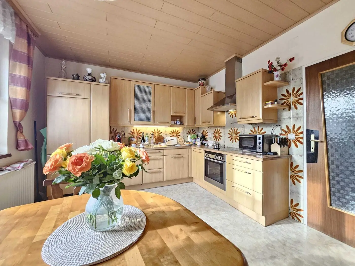 *** ENTZÜCKENDER BUNGALOW IN RUHIGER SIEDLUNGSLAGE MIT 2 TERRASSEN ***