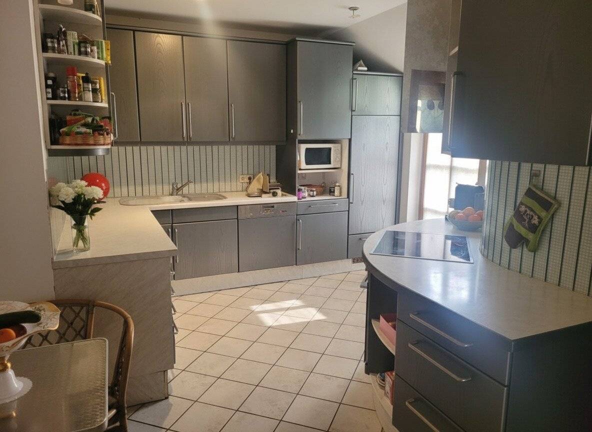 Wohn- und Geschäftshaus mit toller Dachgeschoßwohnung in ruhiger, sonniger Stadtrandlage von Schwaz