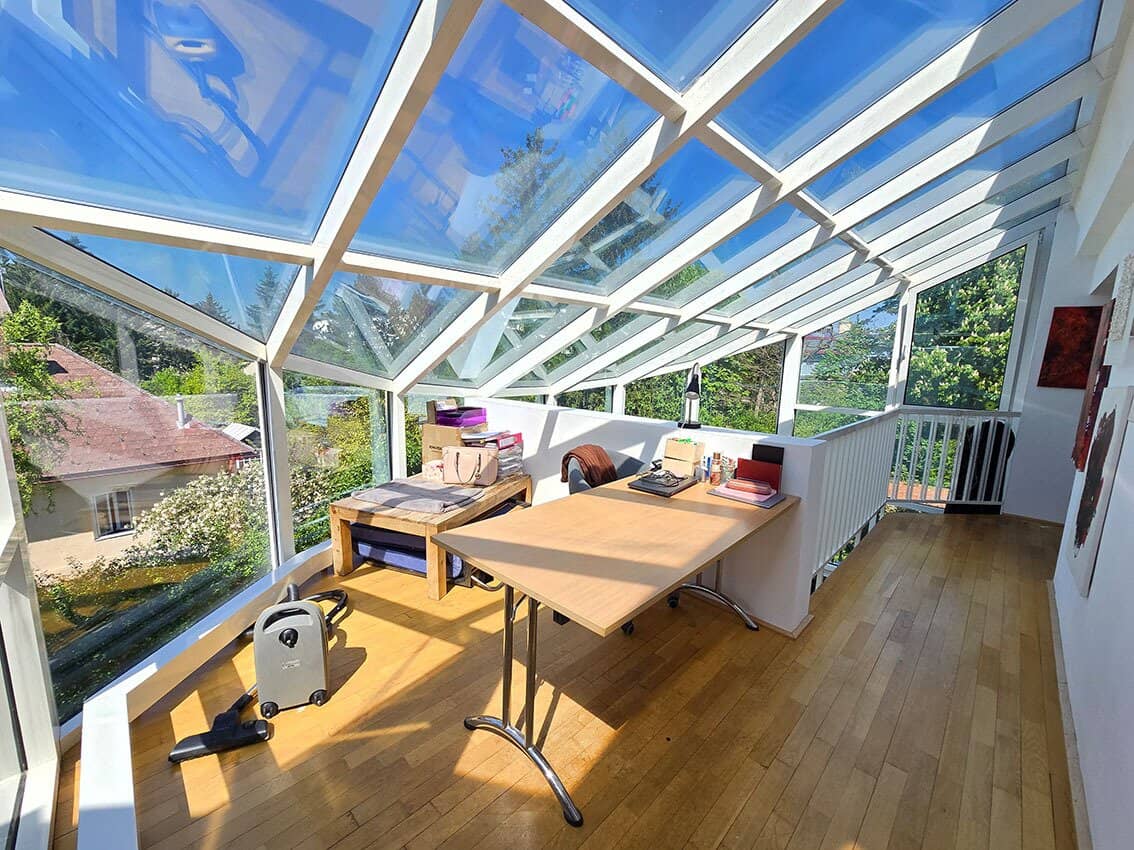 Stylish villa in a central quiet location with indoor pool 2 (or even 3) living units possible
