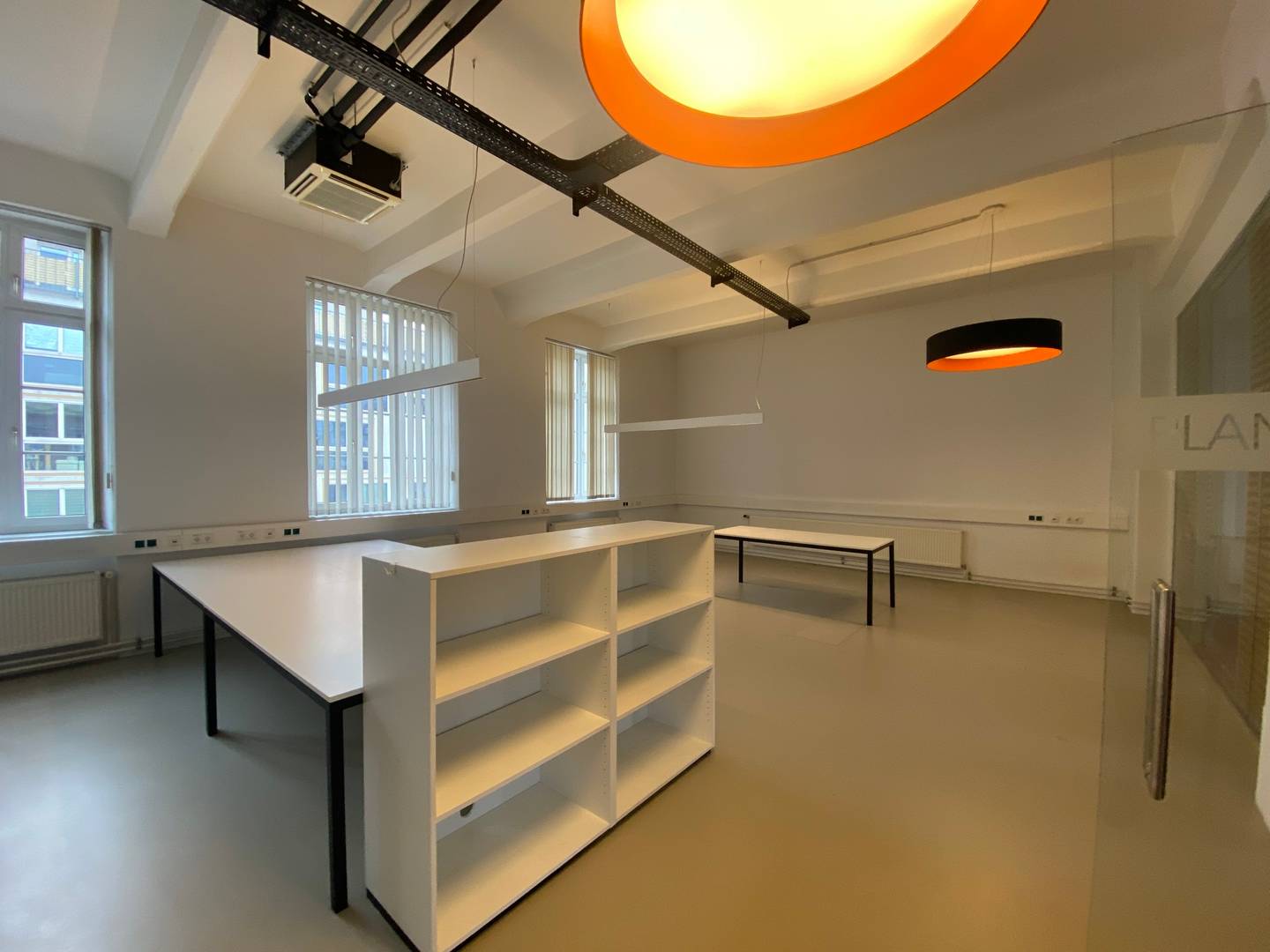 Loftwohnung im sanierten Fabriksgebäude mit Balkon