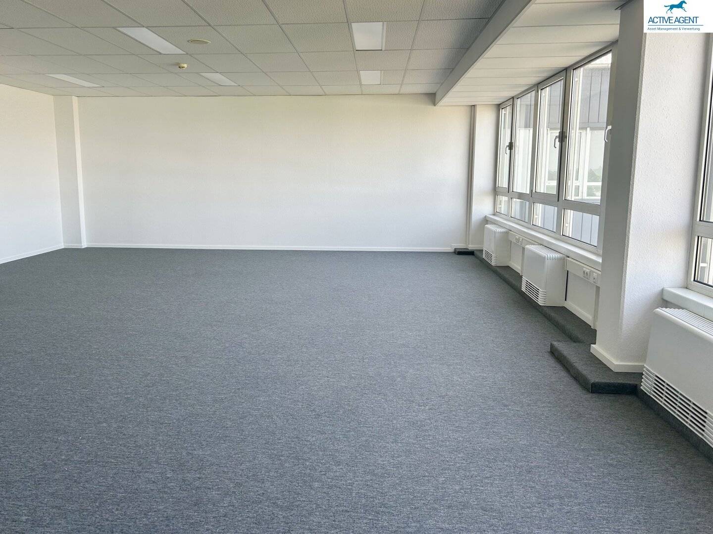 Canteen/Offices... Newly expanded flexible office/warehouse spaces from 250 to 3,000 m² including parking spaces for rent

? no trailing punctuation? keep as is per instruction: I will remove extra characters to avoid confusion. Let's provide clean translation without stray characters: "Canteen/Offices... Newly expanded flexible office/warehouse spaces from 250 to 3,000 m² including parking spaces for rent"