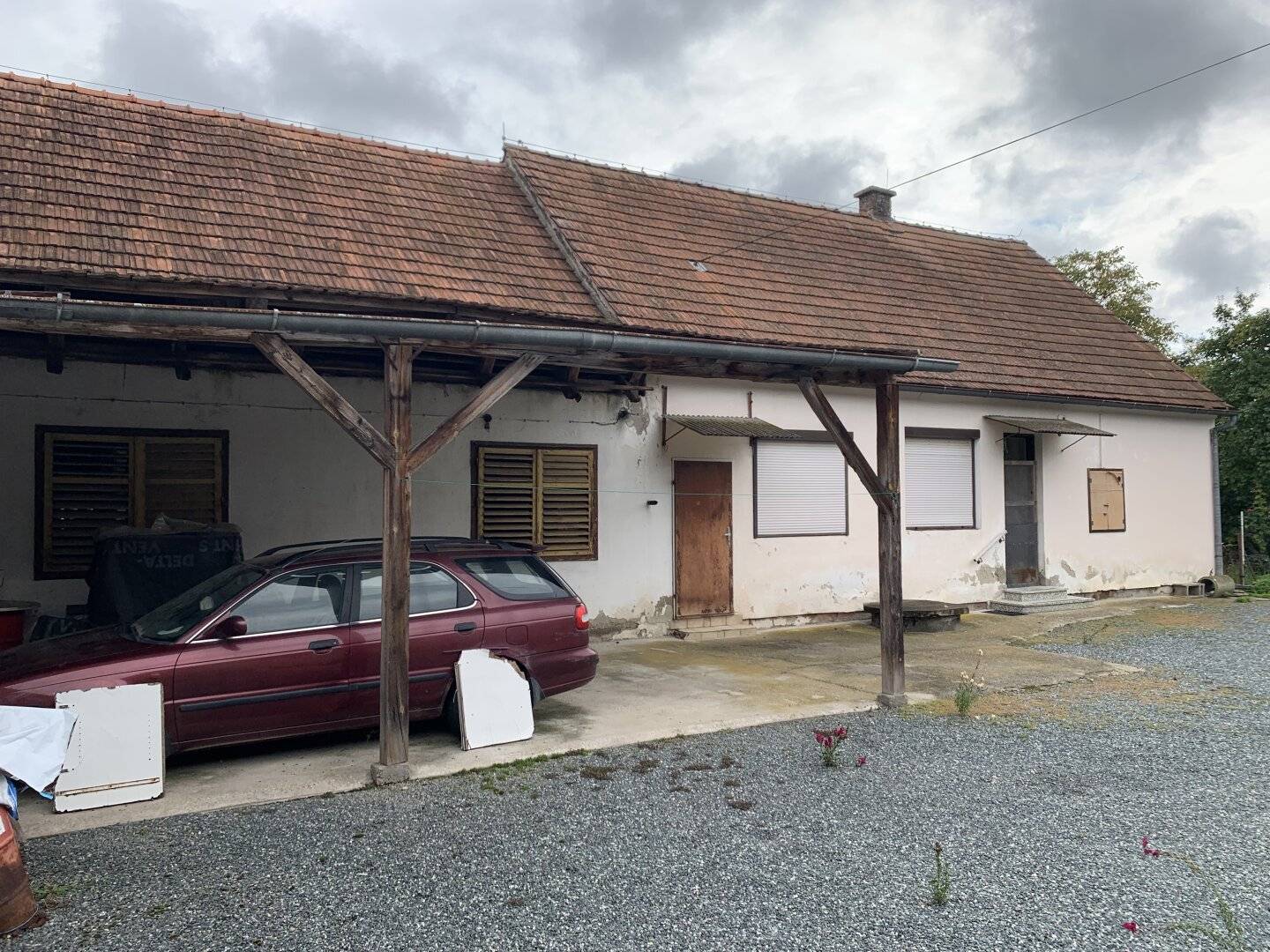 ** GÜSSING ** !! Renovierungsbedürftiger Altbestand in ruhiger und bevorzugter Stadtrandlage mit ca. 4.100 m2 Bauland !!