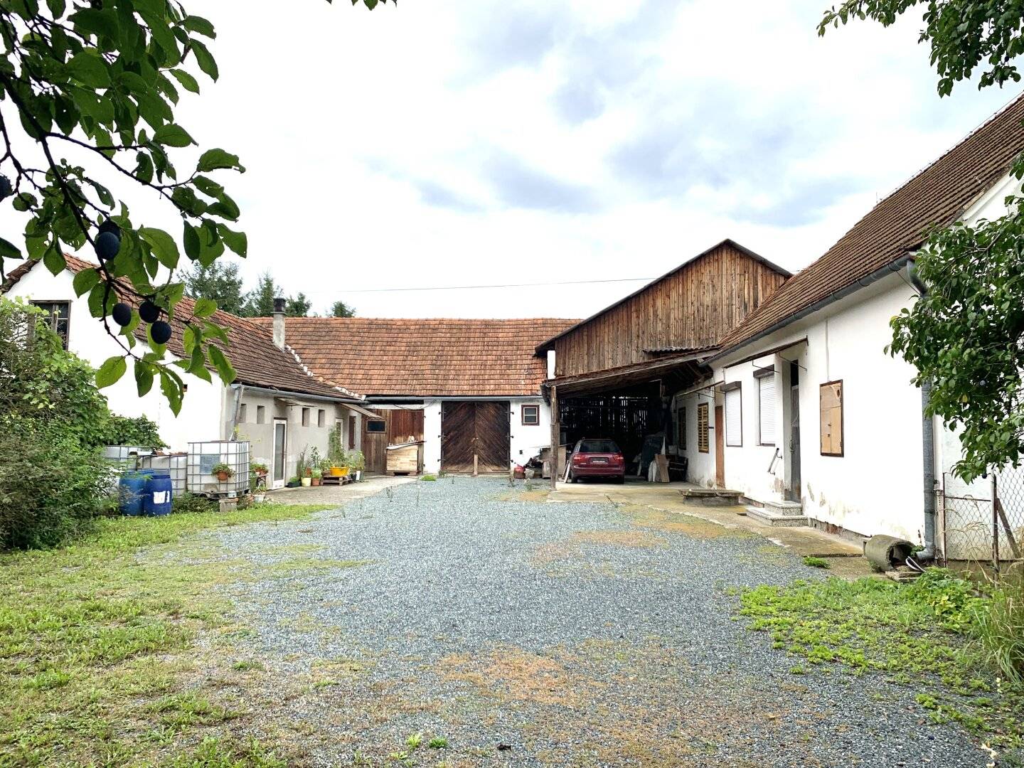 ** GÜSSING ** !! Renovierungsbedürftiger Altbestand in ruhiger und bevorzugter Stadtrandlage mit ca. 4.100 m2 Bauland !!