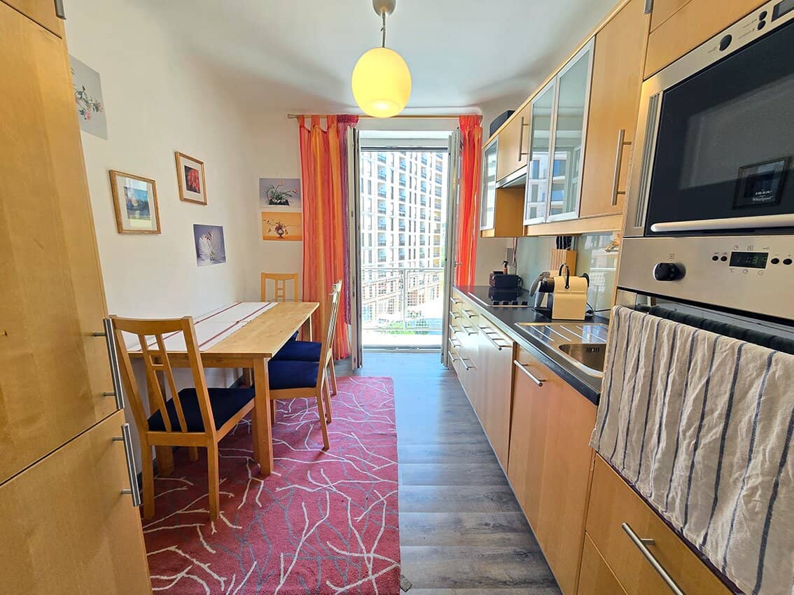 Balcony apartment in the city 3 rooms possible Also a great investment
