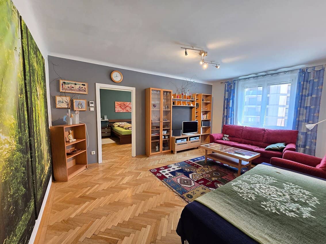 Balcony apartment in the city 3 rooms possible Also a great investment