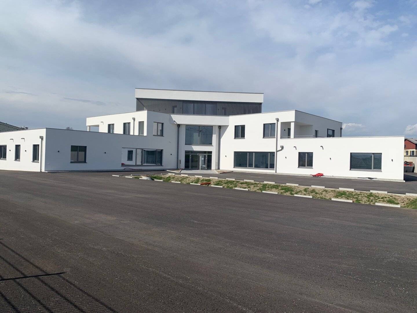 First occupancy with high quality fittings Office/Practice space in Frankenburg