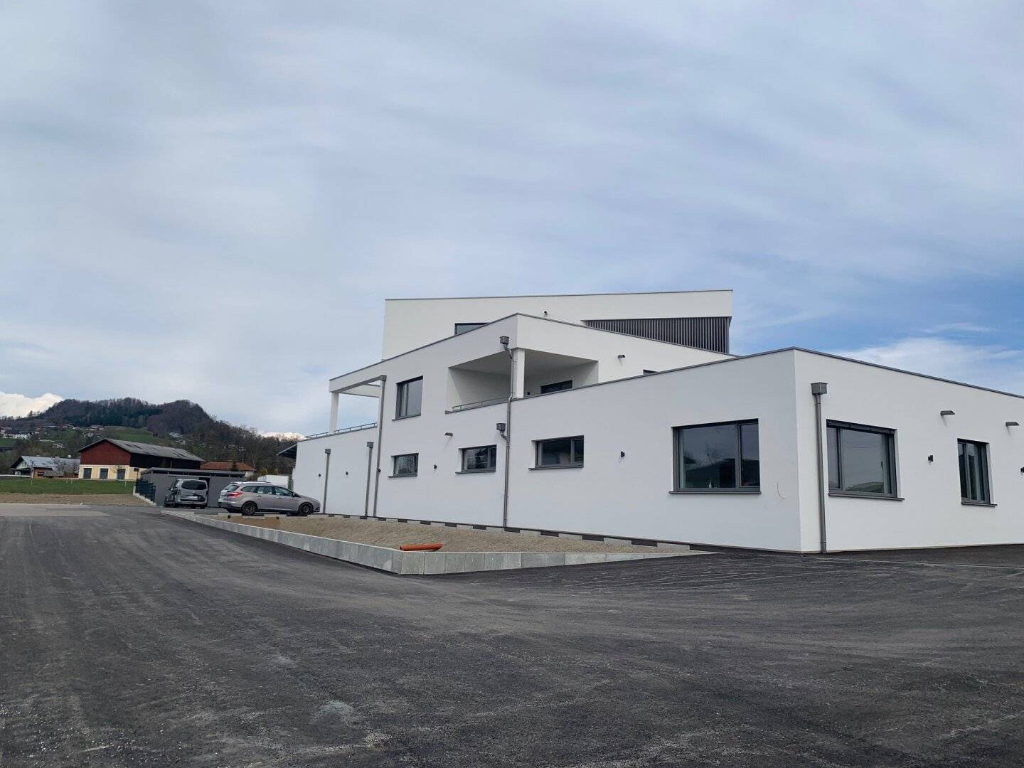 First occupancy with high quality fittings Office/Practice space in Frankenburg