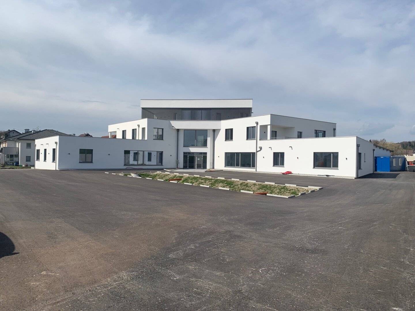 BUSINESS QUARTIER FRANKENBURG - First occupancy with terrace &amp; top equipment