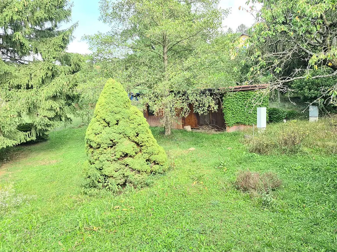 *** GROSSES GRUNDSTÜCK MIT AUSBLICK *** RUHELAGE *** ZENTRUMSNÄHE ***