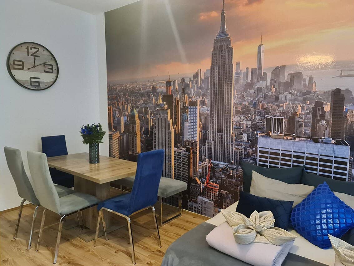 50% AIRBNB 50% SHORT TERM RENTALS PRIME LOCATION