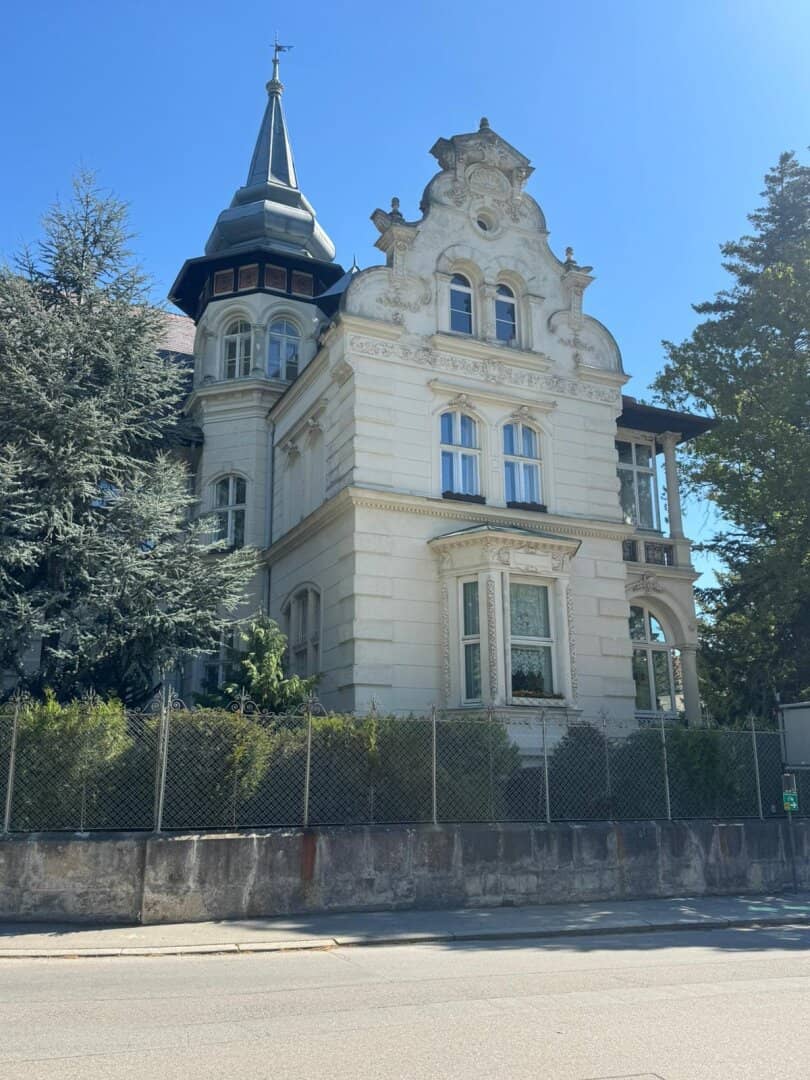 2 Wohnungen in stilvoller Villa in Bestlage von Baden