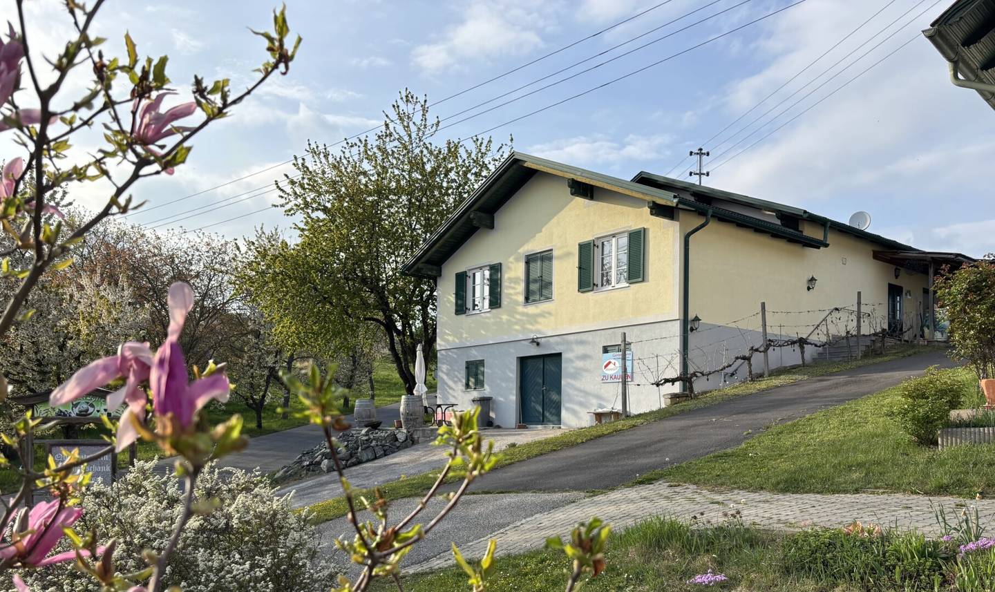 ** LEGENDE IN DER WEINIDYLLE ** D. Ehrensdorf !! Gepflegtes Haus mit ca. 245 m2 Nfl. in gediegener Ortsrandlage - Hauptwohnsitz möglich !!