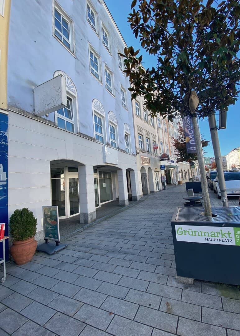 Commercial building in a prime central location
