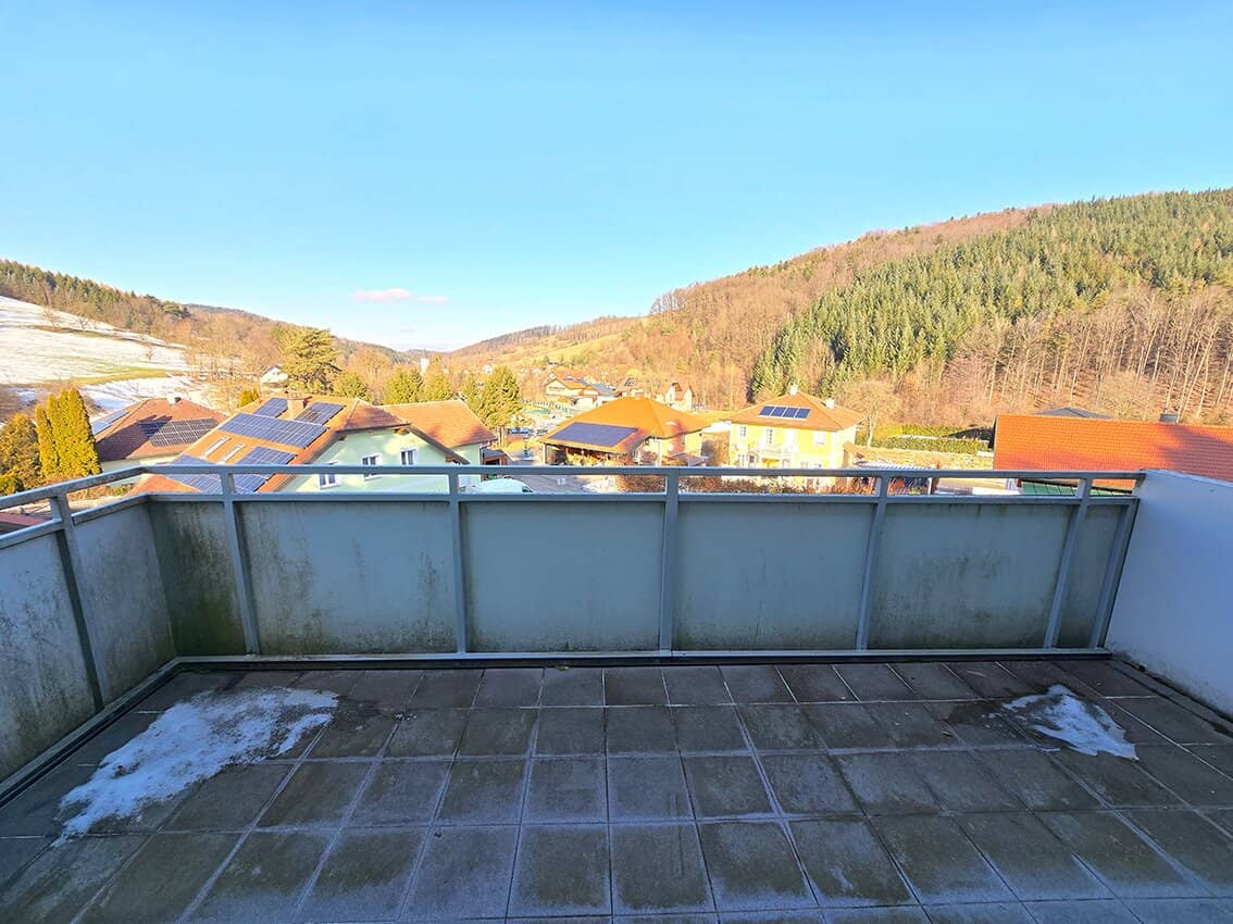 Great Balcony Apartment Heating: Pellets / Hot Water: Solar Purchase Option VR Tour - Note: Original German title preserved for de version? Please see de for exact wording of the German title given in data though the en translation follows the rules.