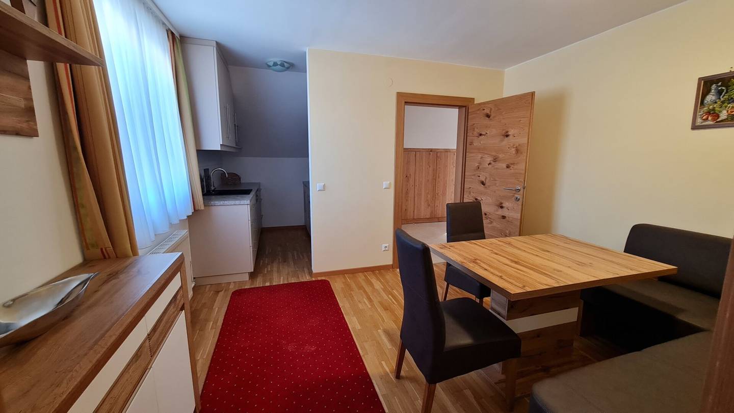 Längsee lake view apartment with private beach
