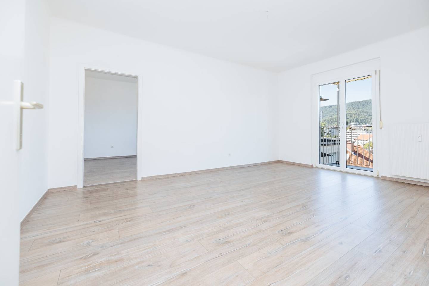 TOP DEAL I WEST FACING BALCONY I BATHTUB I MODERNIZED I SMART LAYOUT I PETS ALLOWED I QUIET LOCATION I 6TH FLOOR WITH ELEVATOR I PROJEKT WOHNEN | TOP DEAL I WESTBALKON I BADEWANNE I MODERNISIERT I SMARTE RAUMAUFTEILUNG I HAUSTIERE ERLAUBT I RUHIGE LAGE I 6. STOCK MIT LIFT I PROJEKT WOHNEN