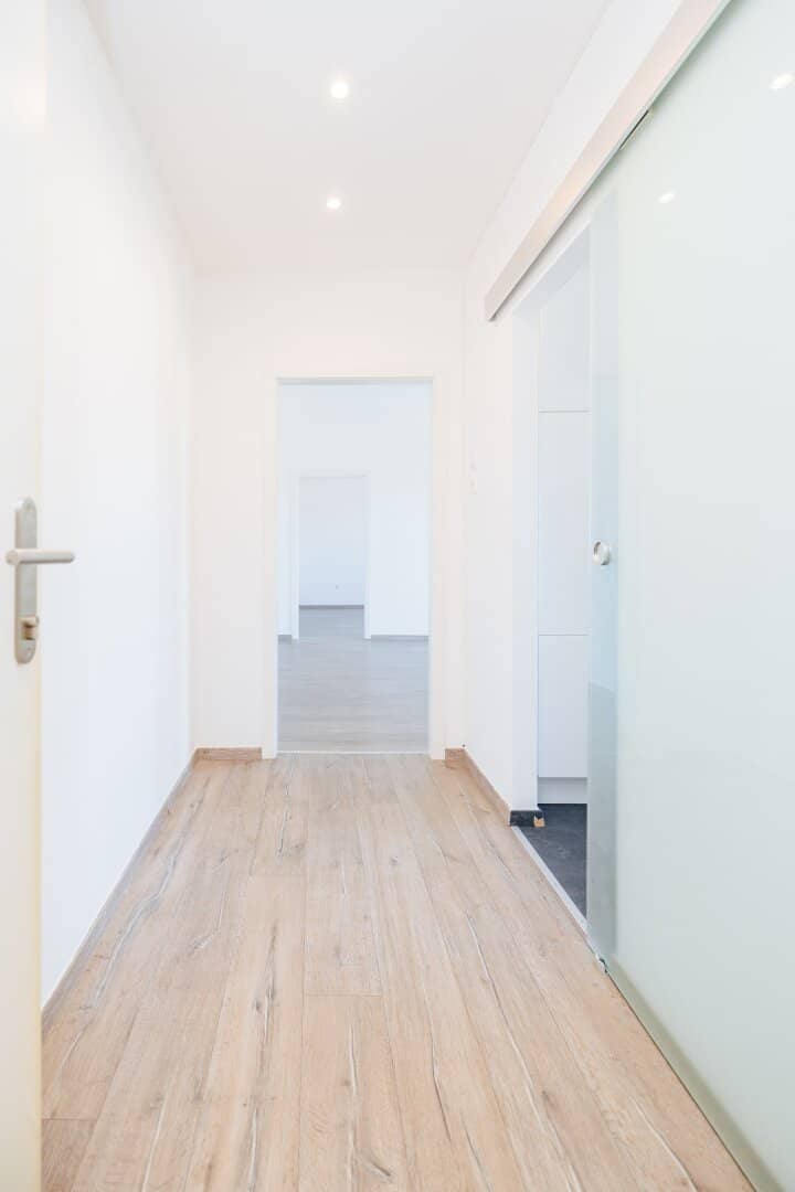 TOP DEAL I WEST FACING BALCONY I BATHTUB I MODERNIZED I SMART LAYOUT I PETS ALLOWED I QUIET LOCATION I 6TH FLOOR WITH ELEVATOR I PROJEKT WOHNEN | TOP DEAL I WESTBALKON I BADEWANNE I MODERNISIERT I SMARTE RAUMAUFTEILUNG I HAUSTIERE ERLAUBT I RUHIGE LAGE I 6. STOCK MIT LIFT I PROJEKT WOHNEN
