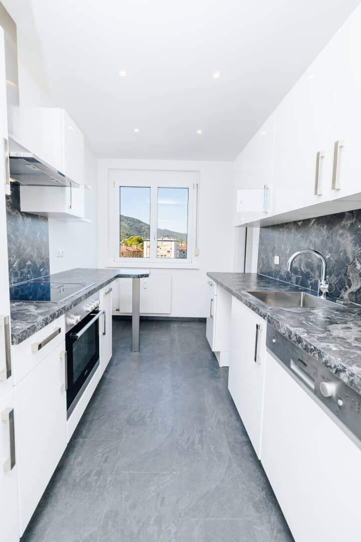 TOP DEAL I WEST FACING BALCONY I BATHTUB I MODERNIZED I SMART LAYOUT I PETS ALLOWED I QUIET LOCATION I 6TH FLOOR WITH ELEVATOR I PROJEKT WOHNEN | TOP DEAL I WESTBALKON I BADEWANNE I MODERNISIERT I SMARTE RAUMAUFTEILUNG I HAUSTIERE ERLAUBT I RUHIGE LAGE I 6. STOCK MIT LIFT I PROJEKT WOHNEN