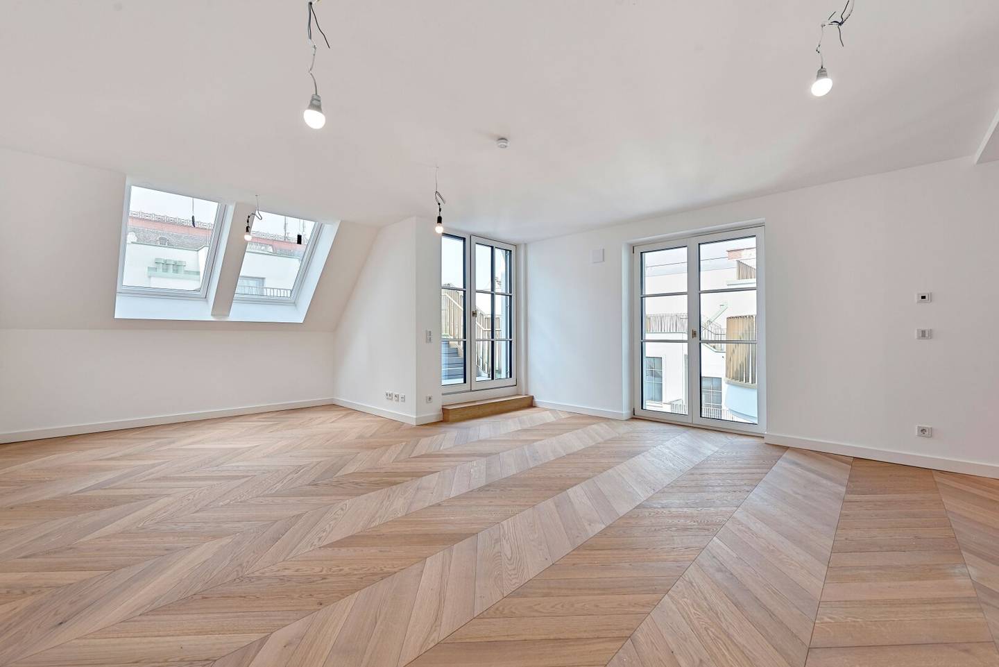 Sunny attic jewel with two terraces in courtyard position | THE FUSION
