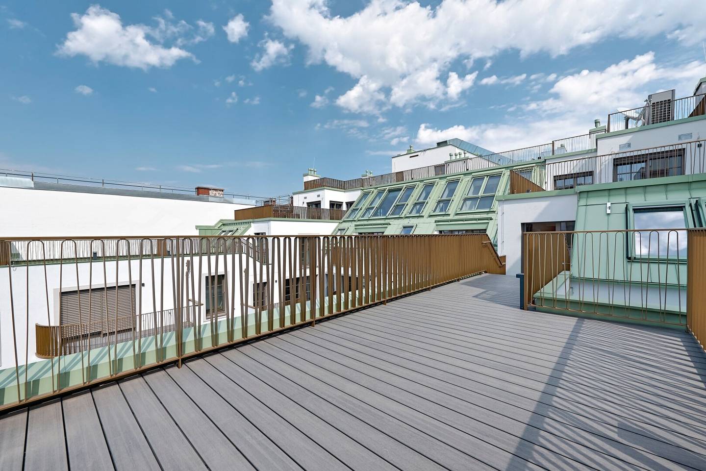 Sunny attic jewel with two terraces in courtyard position | THE FUSION