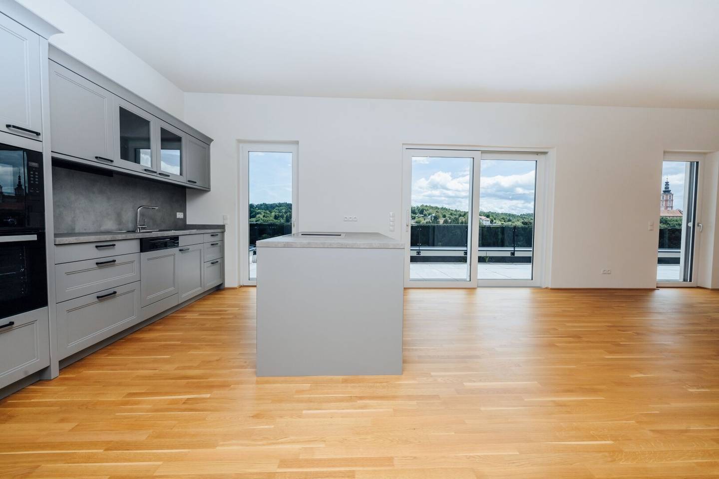 PENTHOUSE MARIATROST I 100m² TERRASSE I BASILIKA I TIEFGARAGE I LIFT DIREKT IN DIE WOHNUNG I ERSTBEZUG I SÜD-WEST AUSRICHTUNG I ABSOLUTE RUHELAGE I SEHR HELL I PROJEKT WOHNEN I