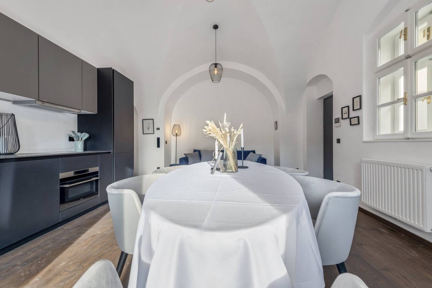 *** HISTORISCHE PREMIUM RESIDENZ *** EXKLUSIV *** GROSSZÜGIGER GRUNDRISS *** VERMIETET BIS 2030 ***