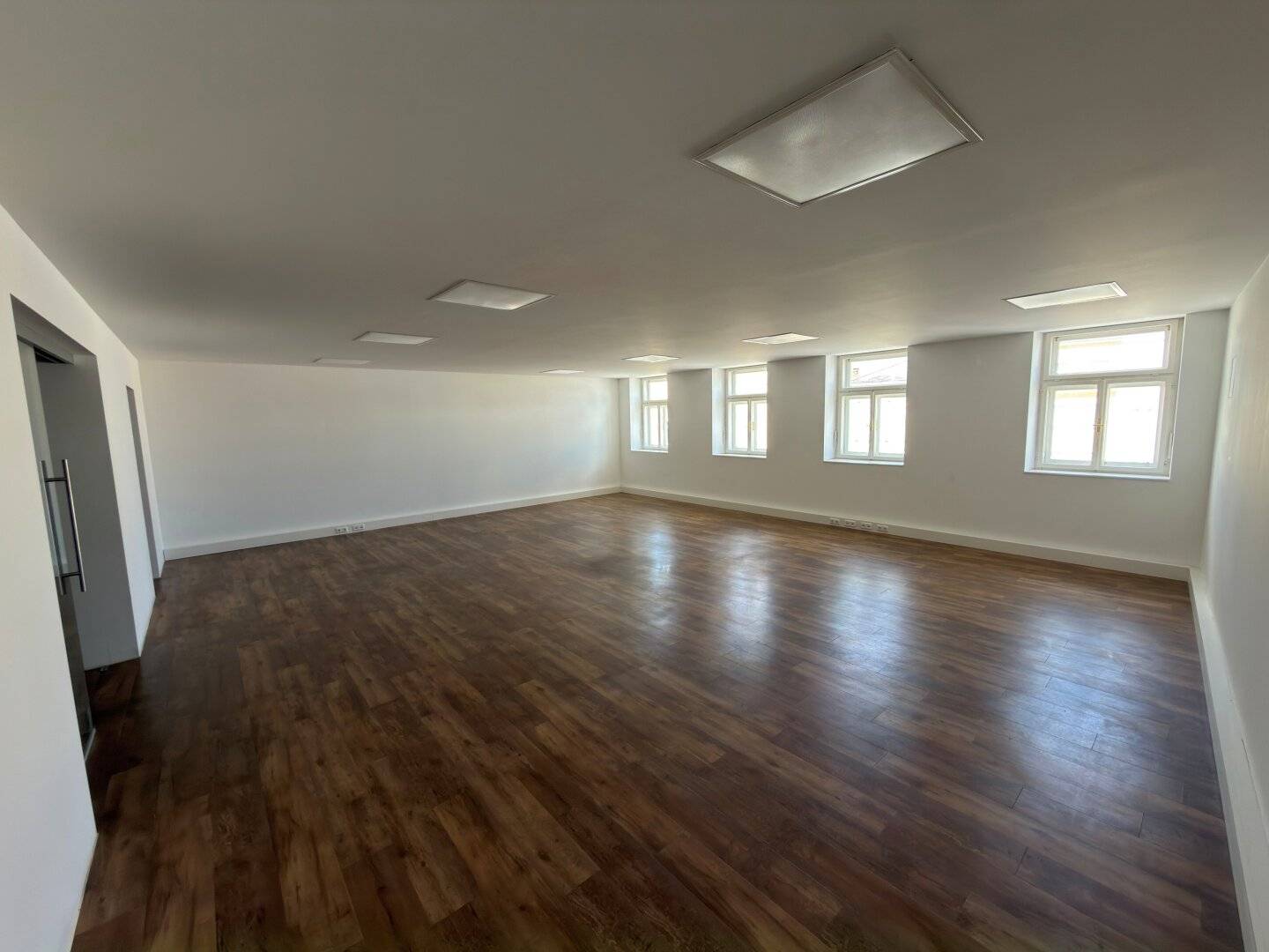 Modern, bright office / practice space in the best location of Ried im Innkreis