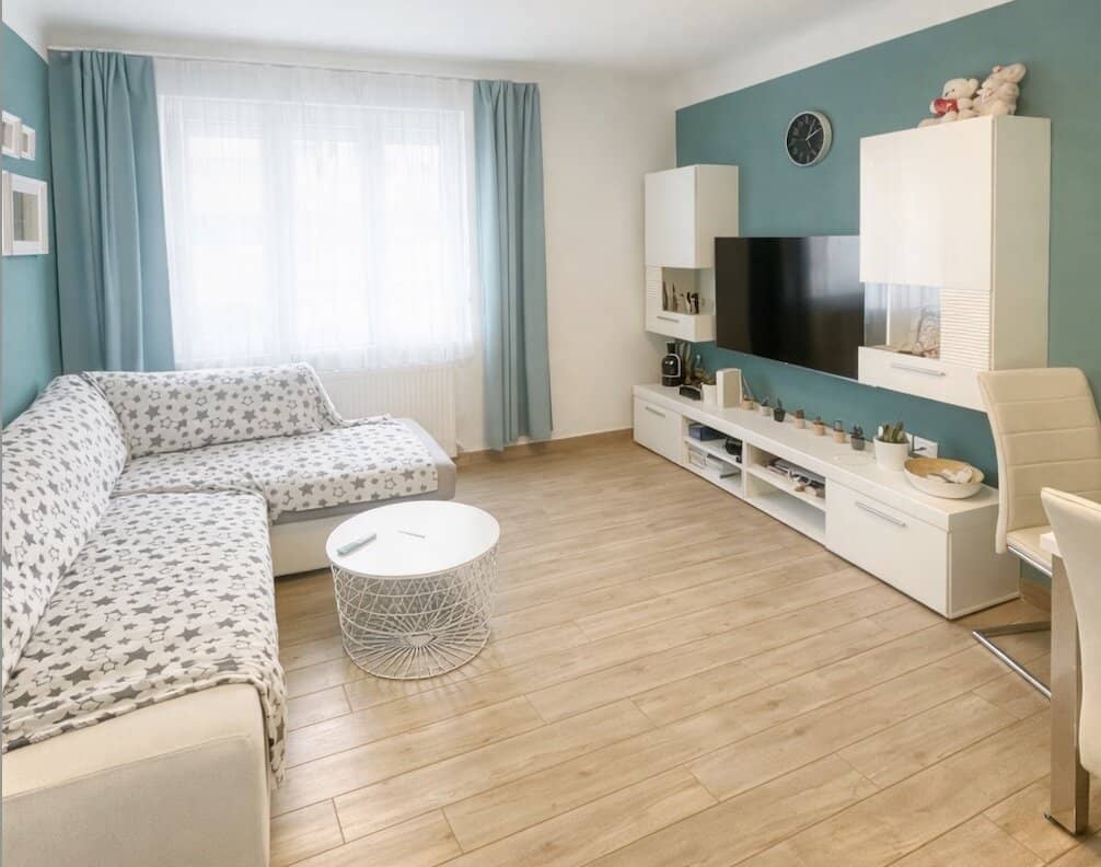 Central location Completely renovated Ideal for couples, investors and singles