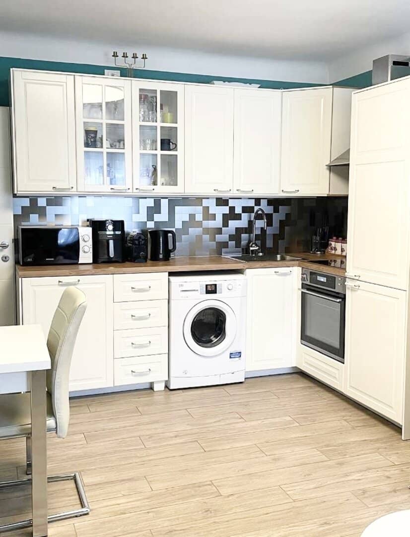 Central location Completely renovated Ideal for couples, investors and singles